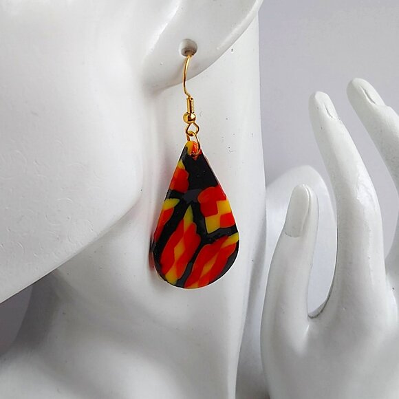 Handmade black, yellow, red and orange polymer clay earrings. Boucles d'oreilles - Picture 4 of 6